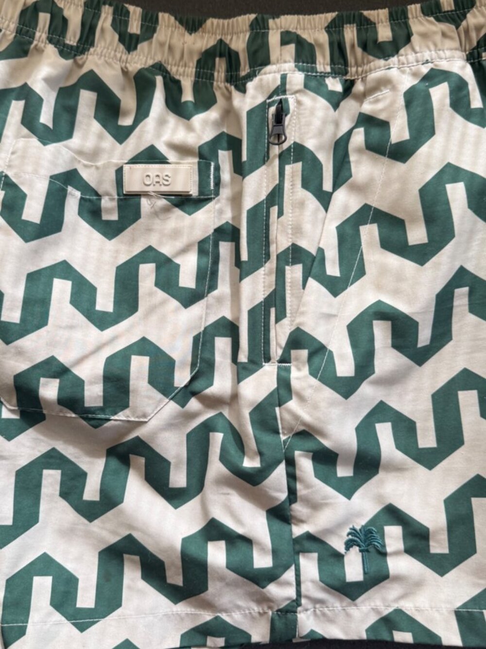 OAS Men’s M Green Beige Geometric Swim Shorts Trunks - Picture 8 of 9